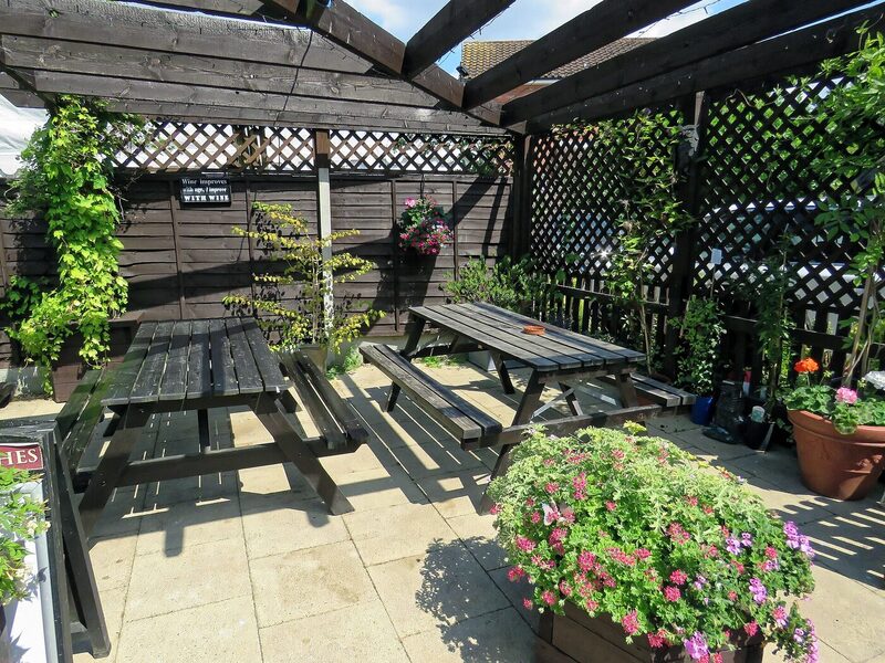 Ahşap Pergola ve Bahçe Oturma Alanları